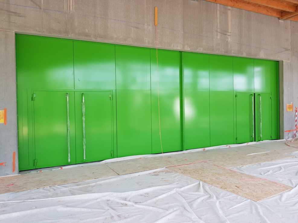 Handschiebetor für die Mehrzweckhalle in Panazol (Frankreich)